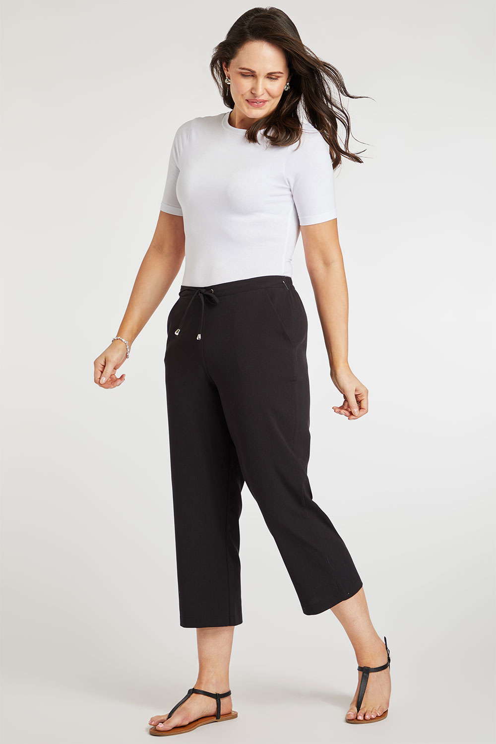 Plain Lightweight Cropped Trousers | Bonmarché