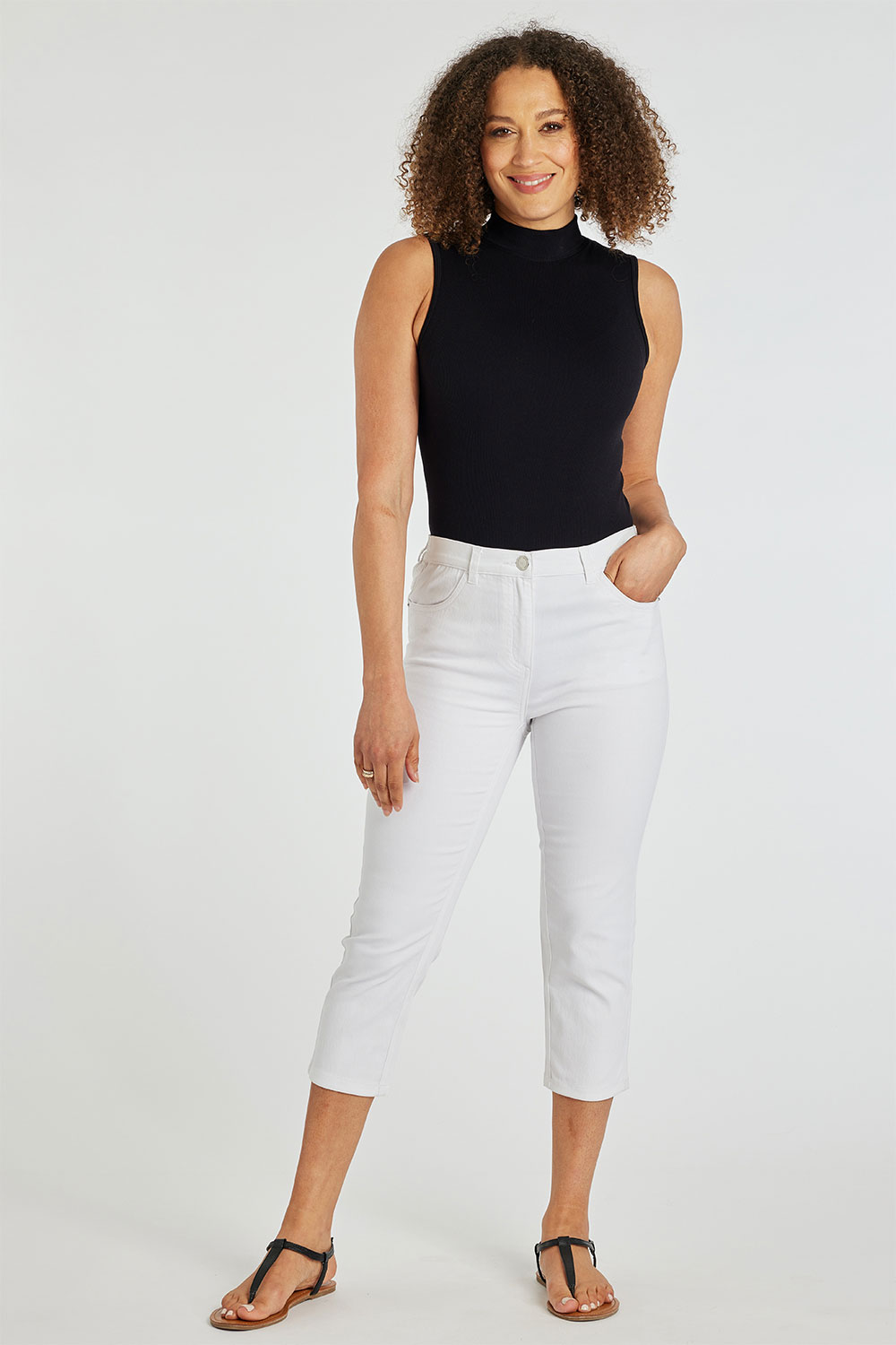 The SARA Coloured Crop Jeans | Bonmarché