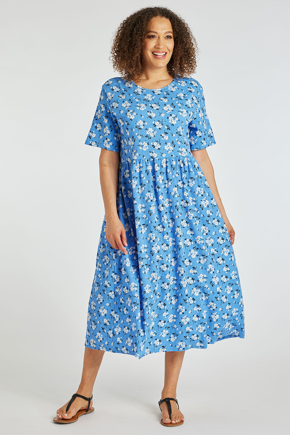 Short Sleeve Ditsy Print Crinkle Smock Dress | Bonmarché