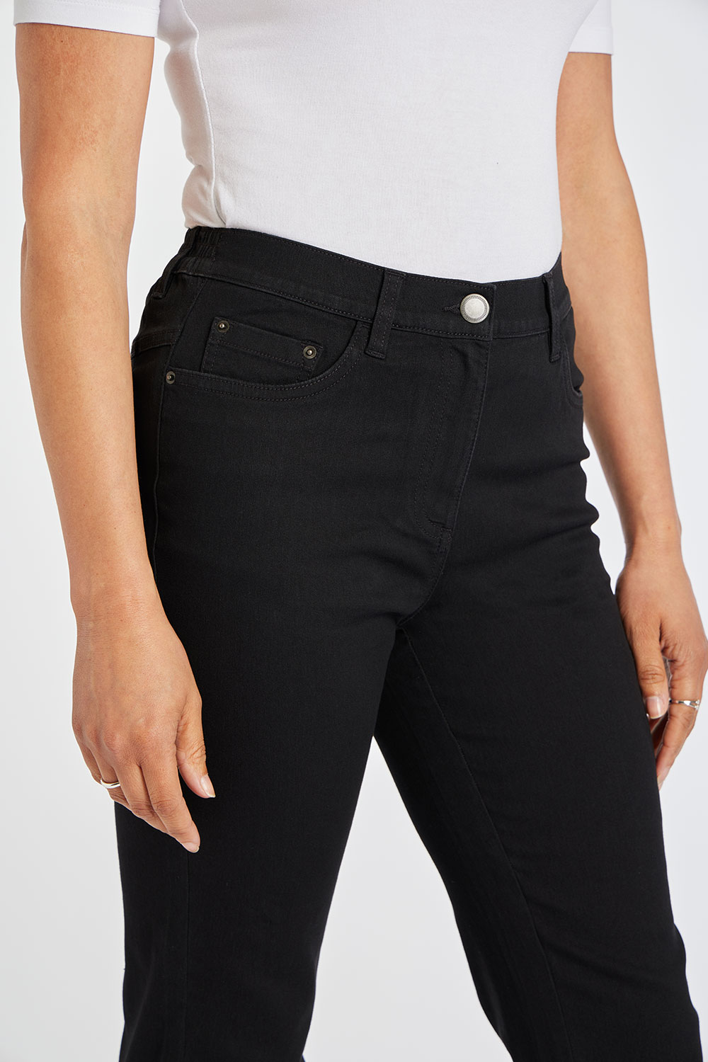 The SARA Straight Leg Jeans | Bonmarché